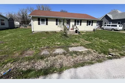 210 Dean Street, Shelbina, MO 63468 - Photo 1