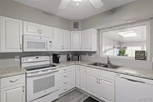 9814 Huntingdon Ln, Saint Louis, MO 63123 - Photo 22
