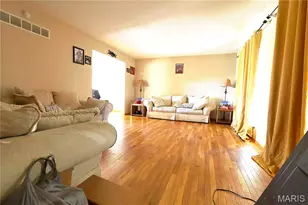 2660 Delaware Dr, Florissant, MO 63033 - Photo 6