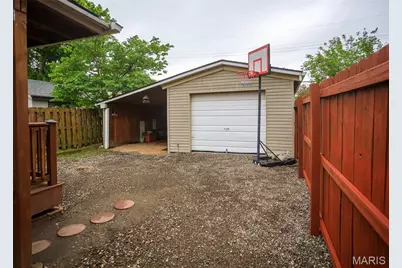 741 Regina Avenue, Saint Louis, MO 63125 - Photo 6