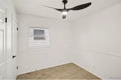 10401 Lilac Avenue, Saint Louis, MO 63137 - Photo 12