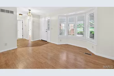 7316 Whitehall Colonial Lane, Shrewsbury, MO 63119 - Photo 6