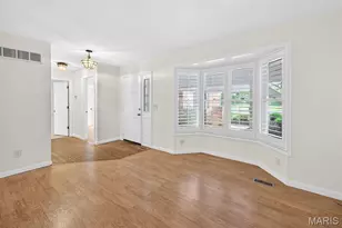 7316 Whitehall Colonial Ln, Shrewsbury, MO 63119 - Photo 6