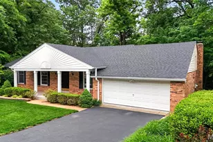 12464 Meadow Green Pl, Saint Louis, MO 63141 - Photo 4