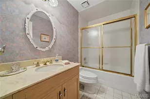 13302 Fairfield Cir Dr, Town and Country, MO 63017 - Photo 14