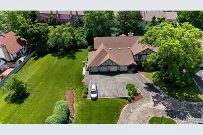 1629 Walpole Drive #D, Chesterfield, MO 63017 - Photo 38