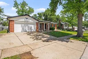 2765 Cathedral Dr, Saint Louis, MO 63129 - Photo 4