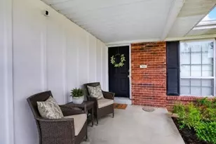 7 Countryside Dr, Saint Charles, MO 63304 - Photo 2