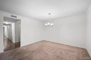 585 Coeur de Royale Dr, Creve Coeur, MO 63141 - Photo 10