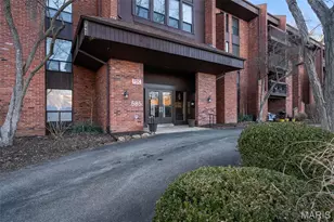 585 Coeur de Royale Dr, Creve Coeur, MO 63141 - Photo 2