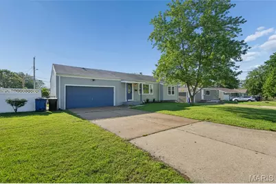 8504 Valdes Drive, Affton, MO 63123 - Photo 2