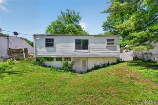 10076 Royal Dr, Saint Louis, MO 63136 - Photo 2