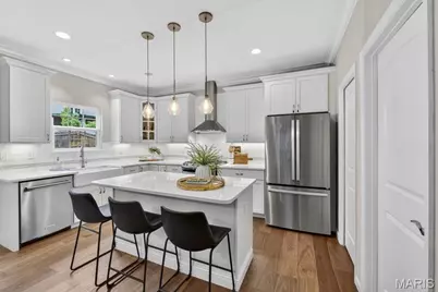 10465 Savannah Avenue, Saint Louis, MO 63131 - Photo 14