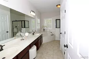 10925 Clydesdale Manors Ct, Saint Louis, MO 63123 - Photo 16