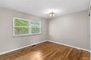 2010 E Humes Ln, Florissant, MO 63033 - Photo 10