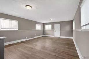 1823 Eton Ln, Saint Louis, MO 63147 - Photo 10