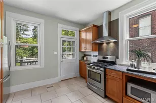 7065 Waterman Ave, University City, MO 63130 - Photo 14