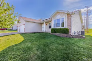 2701 Providence Ridge Dr, Wentzville, MO 63385 - Photo 2