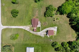 19316 Durango Dr, Warrenton, MO 63383 - Photo 2