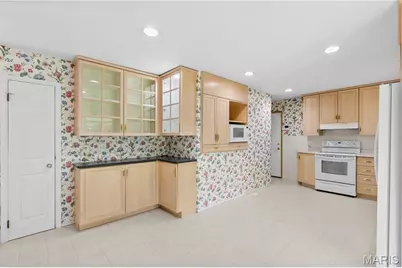 1667 Schulte Hill Drive, Maryland Heights, MO 63043 - Photo 14