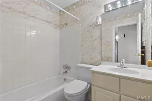 1667 Schulte Hill Dr, Maryland Heights, MO 63043 - Photo 12