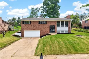 620 Fox Creek Ct, Saint Louis, MO 63126 - Photo 2