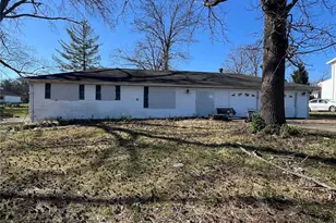 2806 Yaeger Rd, Saint Louis, MO 63129 - Photo 2