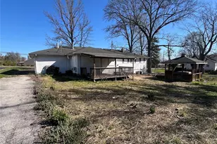 2806 Yaeger Rd, Saint Louis, MO 63129 - Photo 6