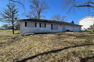 2806 Yaeger Rd, Saint Louis, MO 63129 - Photo 1