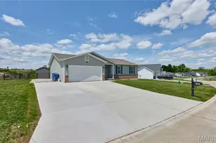 121 Arundel Dr, Troy, MO 63379 - Photo 2