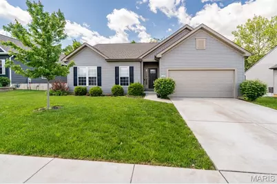 1157 Crystal Creek Parkway, Wentzville, MO 63385 - Photo 4