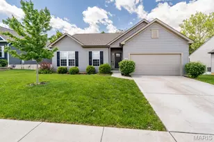 1157 Crystal Creek Parkway, Wentzville, MO 63385 - Photo 4