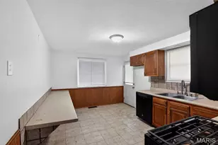 1001 Olympia Dr, Saint Louis, MO 63135 - Photo 16
