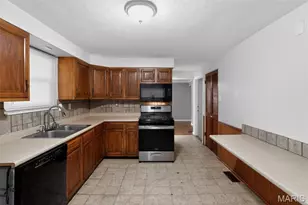 1001 Olympia Dr, Saint Louis, MO 63135 - Photo 18