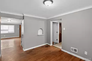 1001 Olympia Dr, Saint Louis, MO 63135 - Photo 8