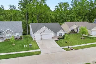1010 Timber Bluff Dr, Wentzville, MO 63385 - Photo 1