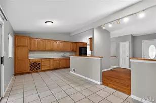 1190 Cheyenne Dr, Saint Louis, MO 63033 - Photo 18