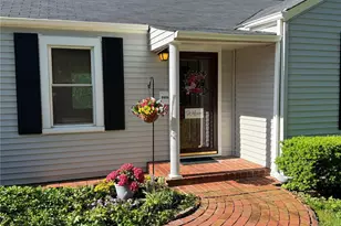 9930 Carlyle Ave, Overland, MO 63114 - Photo 2