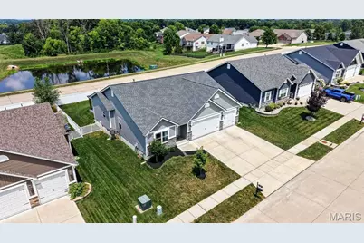209 W Pine Creek Court, Wentzville, MO 63385 - Photo 2