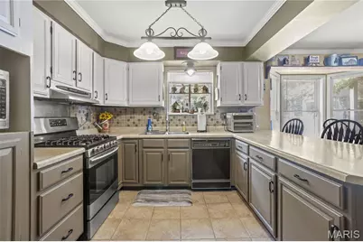 5627 Wieland Drive, Saint Louis, MO 63128 - Photo 4
