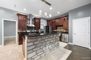 2112 S 11th St, Saint Louis, MO 63104 - Photo 4