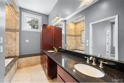 2112 S 11th Street, Saint Louis, MO 63104 - Photo 10