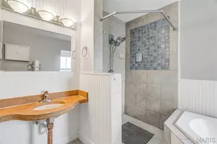 1216 N 5th St, Saint Charles, MO 63301 - Photo 34