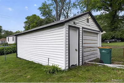 1941 Farrell Drive, Saint Louis, MO 63133 - Photo 8