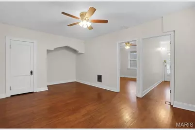 4916 Robert Avenue, Saint Louis, MO 63109 - Photo 6