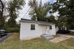 705 Beardsley Ct, Ferguson, MO 63135 - Photo 2