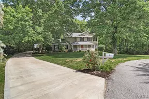5 Wolf Creek Ct, Saint Peters, MO 63376 - Photo 2