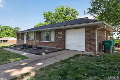 1233 Bosworth Drive, Saint Louis, MO 63137 - Photo 2