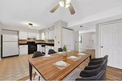 2562 Grayland Walk, Unincorporated, MO 63129 - Photo 6