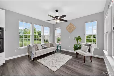 544 Miralago Shore Drive, Saint Peters, MO 63376 - Photo 6